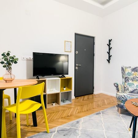 Heart Of The City - Cozy Apartments In Prime Location Bucareste Exterior foto