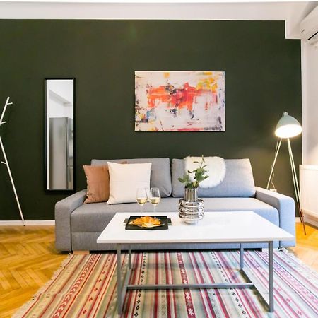 Heart Of The City - Cozy Apartments In Prime Location Bucareste Exterior foto