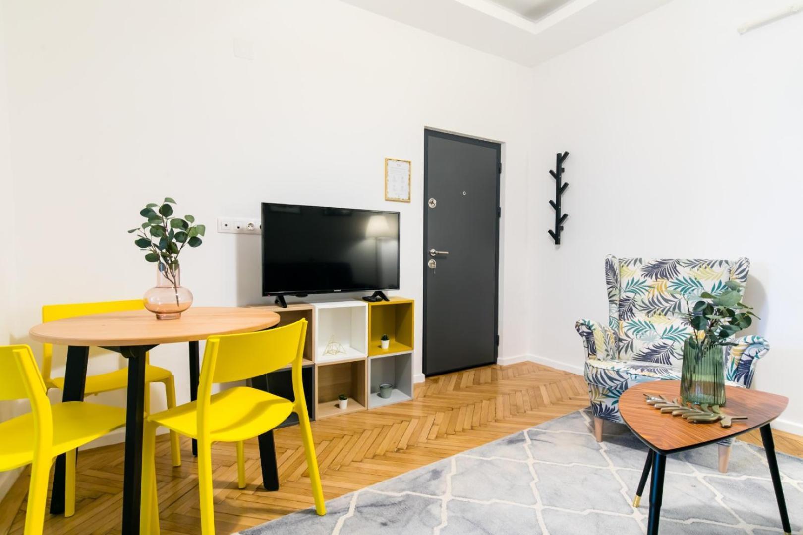 Heart Of The City - Cozy Apartments In Prime Location Bucareste Exterior foto