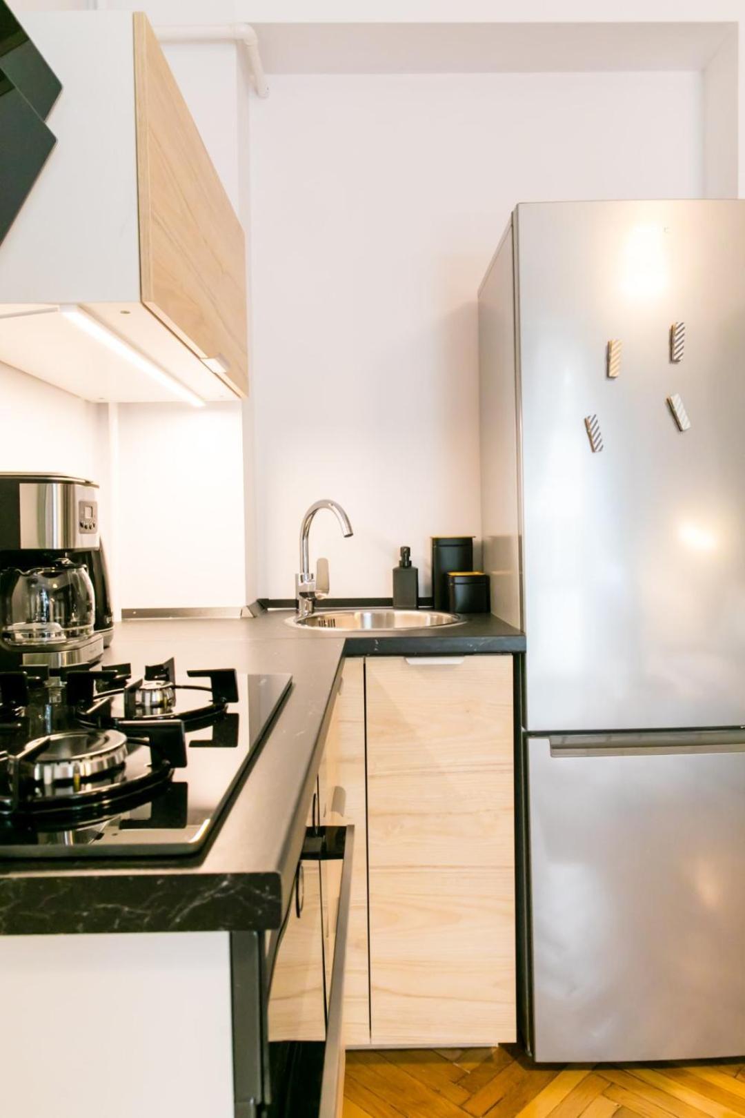 Heart Of The City - Cozy Apartments In Prime Location Bucareste Quarto foto