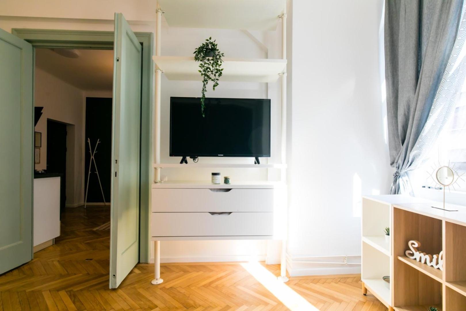 Heart Of The City - Cozy Apartments In Prime Location Bucareste Quarto foto