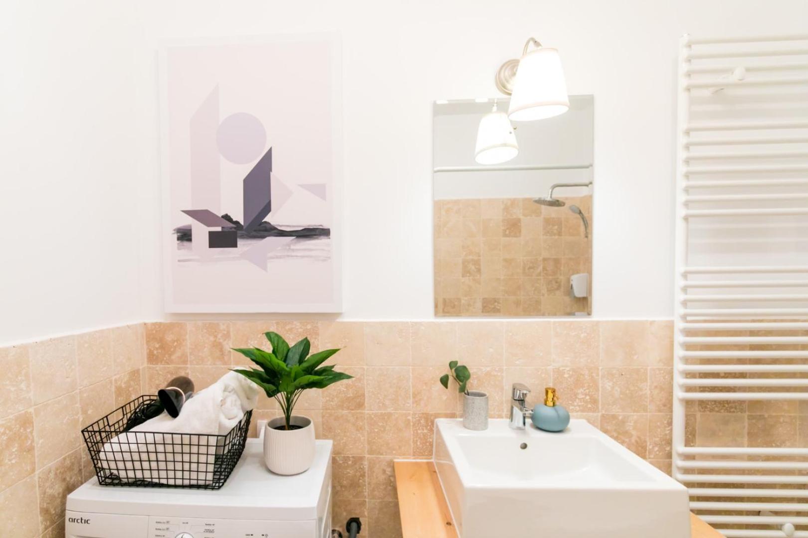 Heart Of The City - Cozy Apartments In Prime Location Bucareste Quarto foto